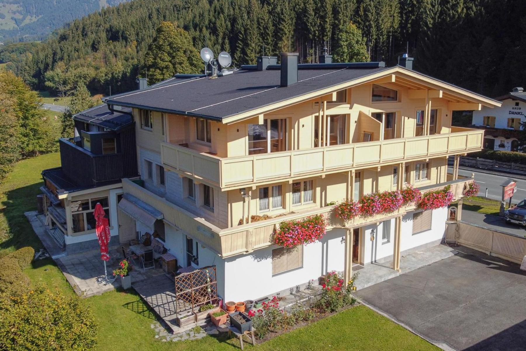 Alte Bildhauerei * Aurach bei Kitzbuehel