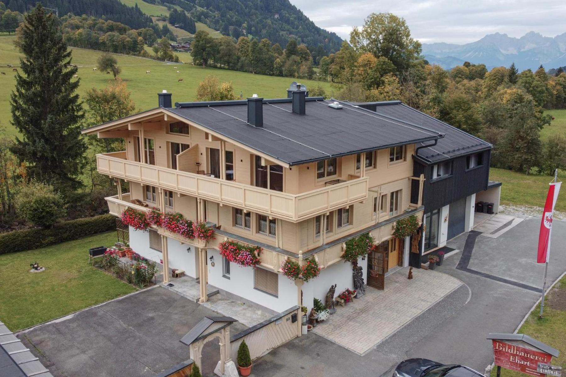 Alte Bildhauerei Appartement Aurach bei Kitzbuehel